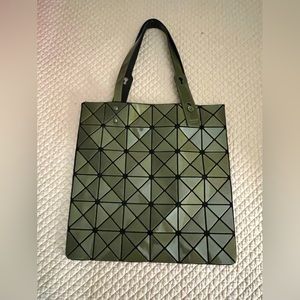 Boa boa Issey tote bag